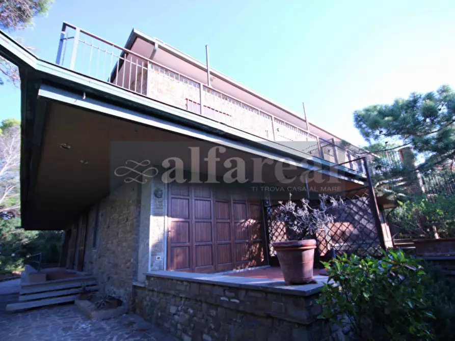 Immagine 2 di Villa in vendita  a Castiglione Della Pescaia