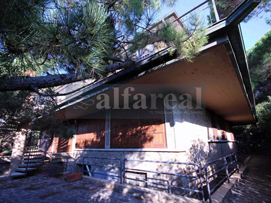 Immagine 25 di Villa in vendita  a Castiglione Della Pescaia