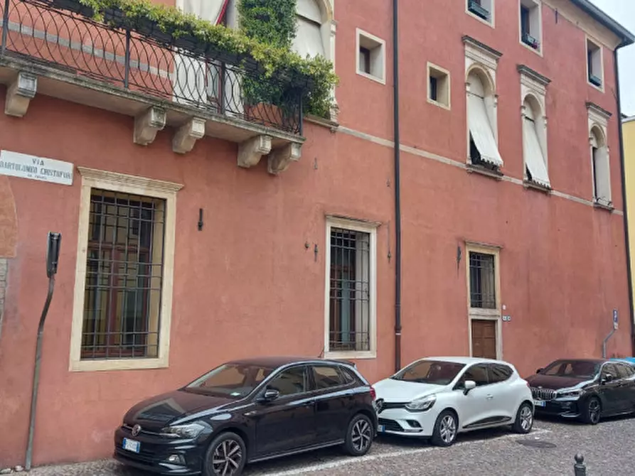 Immagine 1 di Appartamento in vendita  in via Savonarola a Padova