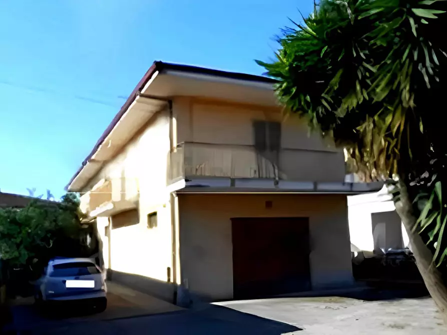 Immagine 11 di Villa in vendita  in Via Salvatore Foderaro 20 a Lamezia Terme