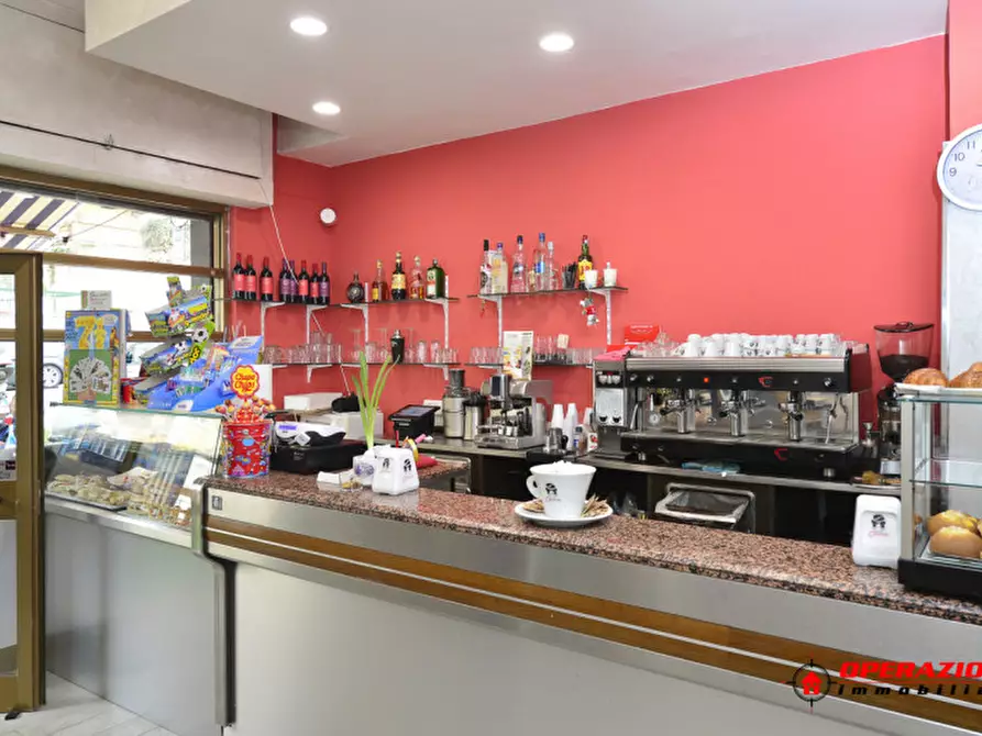 Immagine 4 di Attività commerciale in vendita  in VIA GREGORIO XI a Roma