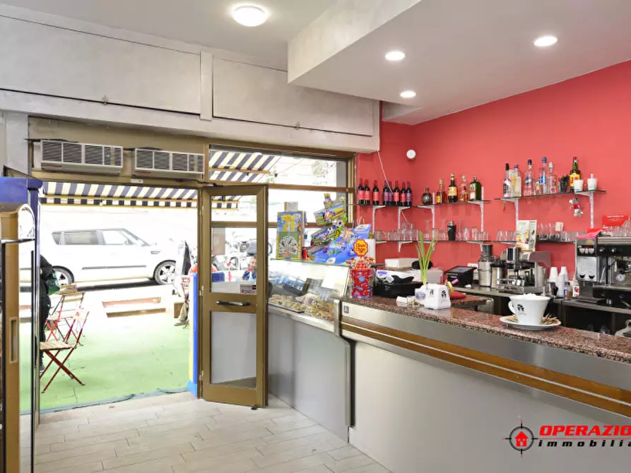 Immagine 5 di Attività commerciale in vendita  in VIA GREGORIO XI a Roma