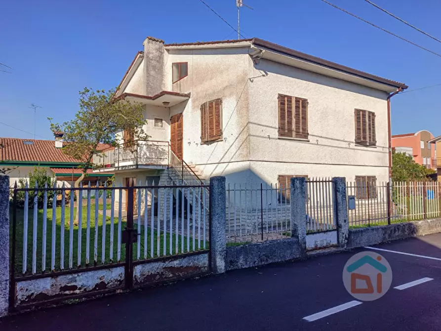 Immagine 1 di Casa indipendente in vendita  in Via IV Novembre 2 a San Canzian D'isonzo