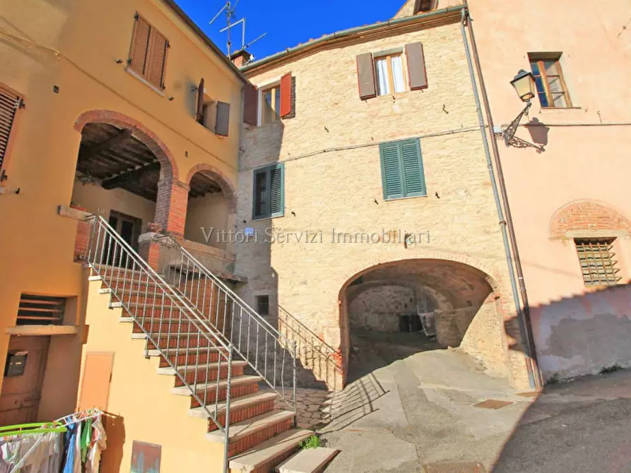 Immagine 1 di Casa quadrifamiliare in vendita  a Rapolano Terme