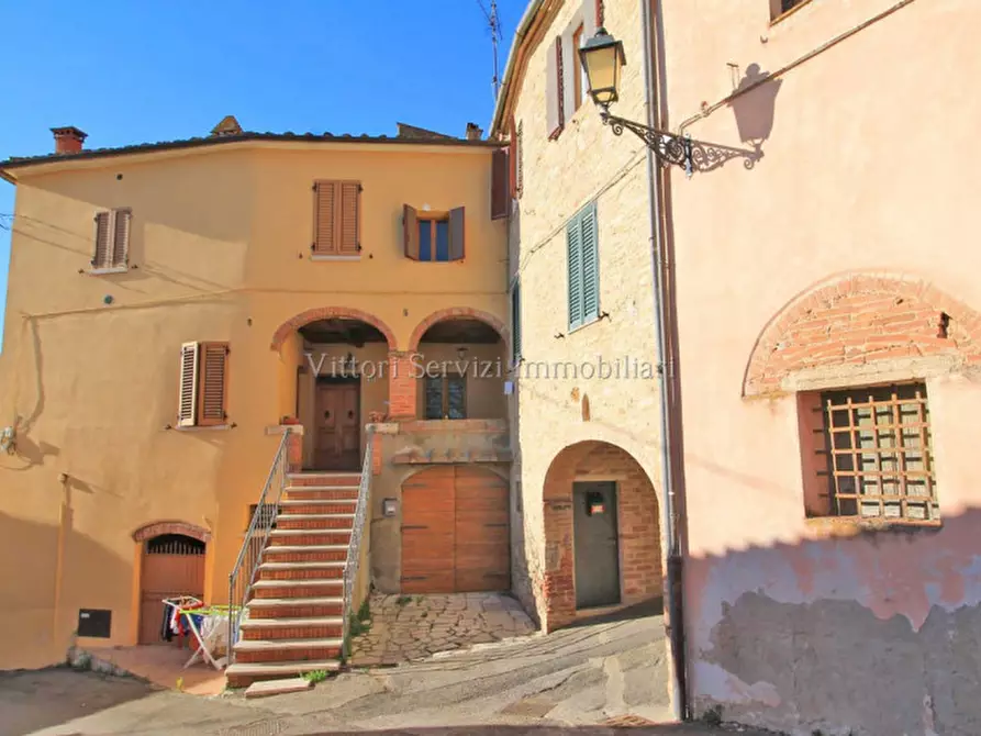 Immagine 21 di Casa quadrifamiliare in vendita  a Rapolano Terme