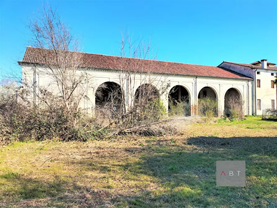 Immagine 3 di Rustico / casale in vendita  a San Pietro In Gu