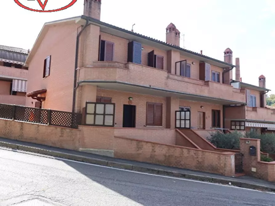 Immagine 1 di Villetta a schiera in vendita  in via pestello a Montevarchi