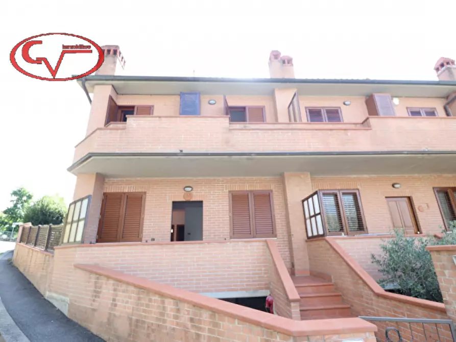 Immagine 35 di Villetta a schiera in vendita  in via pestello a Montevarchi