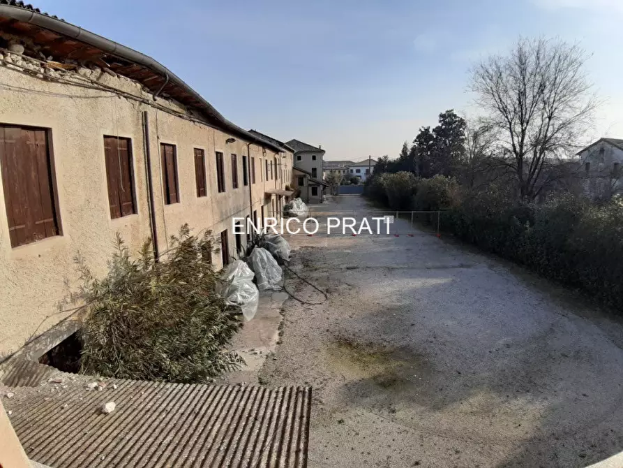 Immagine 3 di Terreno in vendita  a Nove