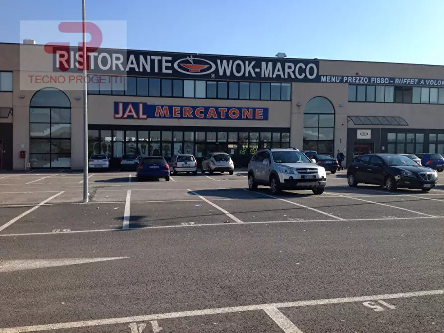 Immagine 3 di Negozio in vendita  in Fronte s.s. Adriatica a Due Carrare