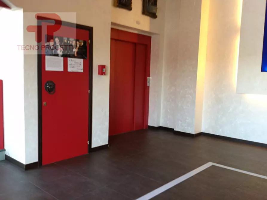 Immagine 8 di Negozio in vendita  in Fronte s.s. Adriatica a Due Carrare