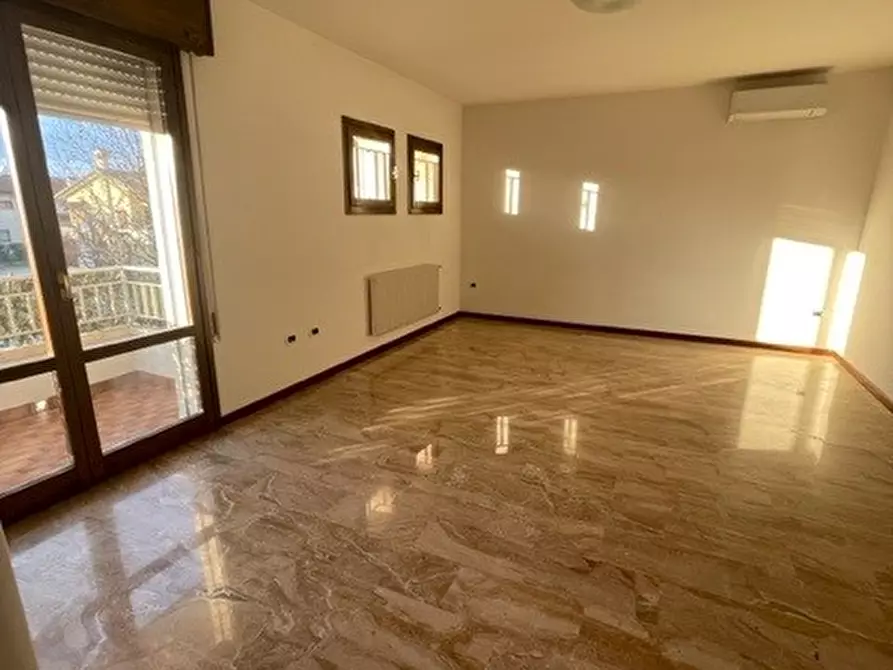 Immagine 2 di Appartamento in affitto  a Mestrino