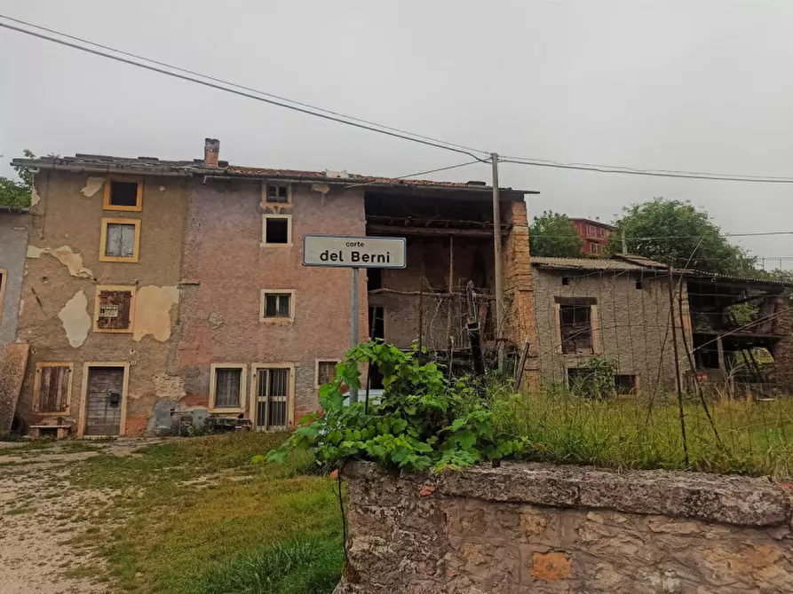 Immagine 1 di Rustico / casale in vendita  a Bosco Chiesanuova