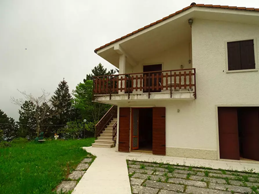 Immagine 1 di Villa in vendita  in via monte moro a Badia Calavena