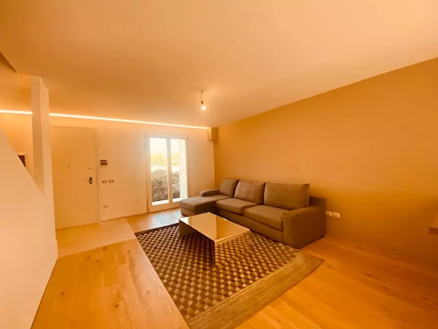 Immagine 2 di Villetta a schiera in vendita  in Via Roma a Rossano Veneto