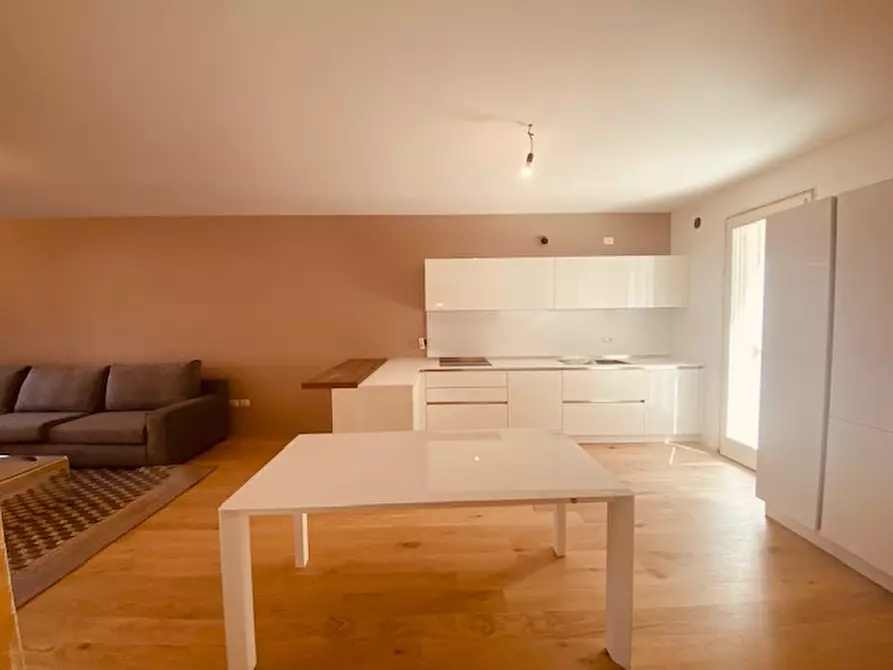 Immagine 5 di Villetta a schiera in vendita  in Via Roma a Rossano Veneto