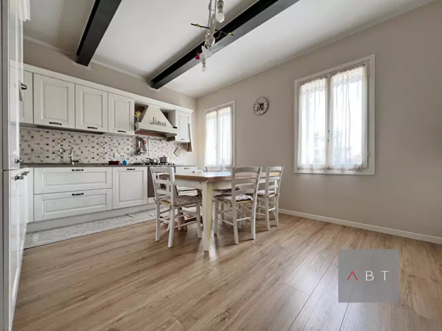 Immagine 2 di Casa bifamiliare in vendita  a Santa Giustina In Colle