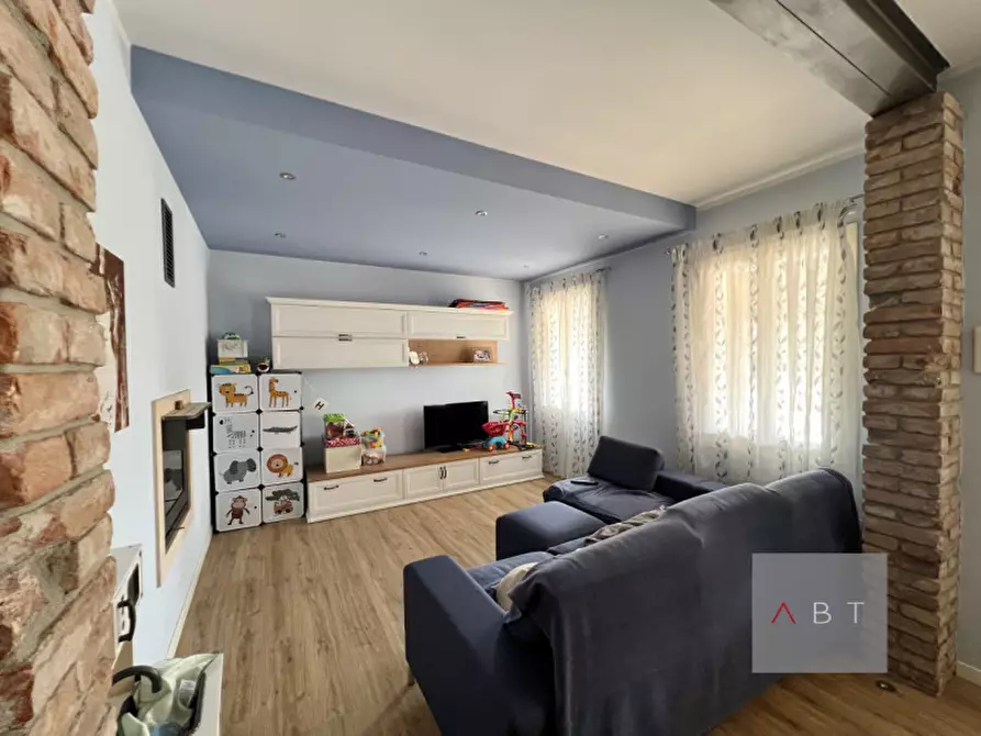 Immagine 4 di Casa bifamiliare in vendita  a Santa Giustina In Colle