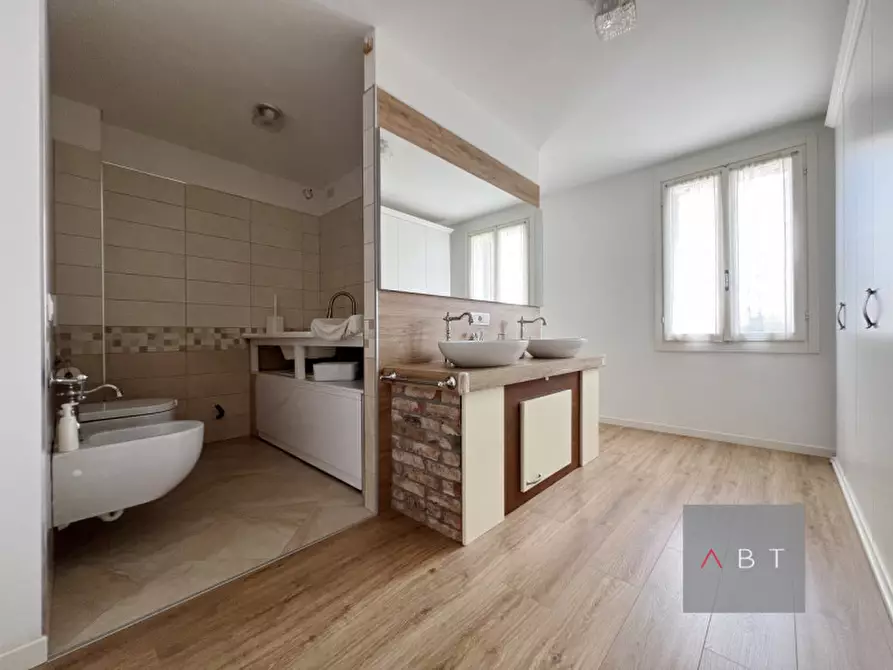 Immagine 9 di Casa bifamiliare in vendita  a Santa Giustina In Colle
