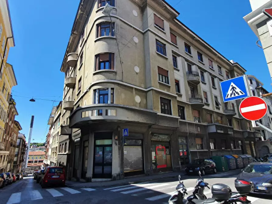 Immagine 1 di Appartamento in vendita  in Via Rossetti 31 a Trieste