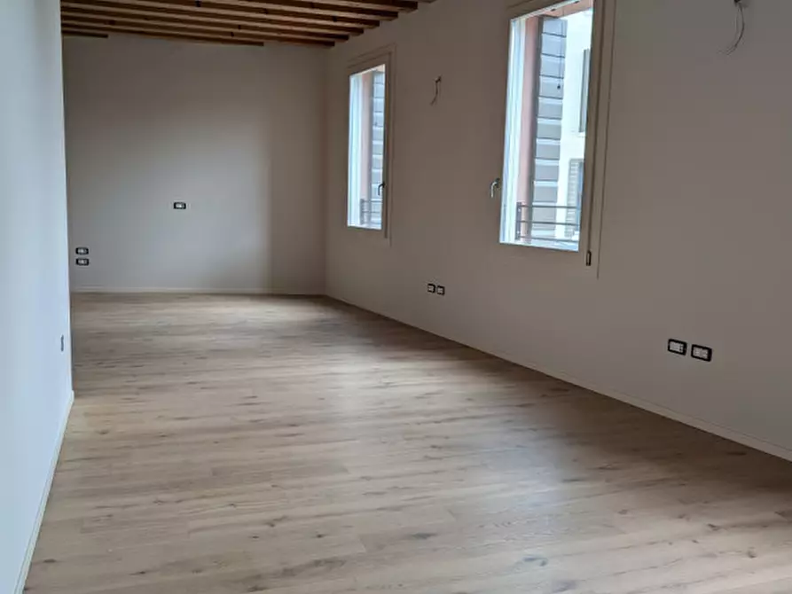 Immagine 2 di Appartamento in vendita  in BASTIA VECCHIA a Castelfranco Veneto