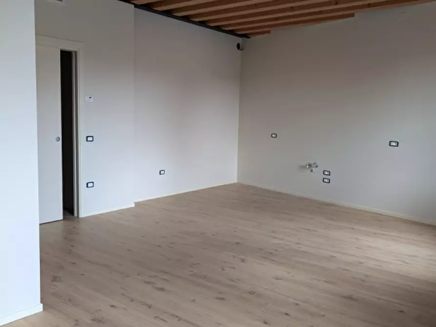 Immagine 3 di Appartamento in vendita  in BASTIA VECCHIA a Castelfranco Veneto