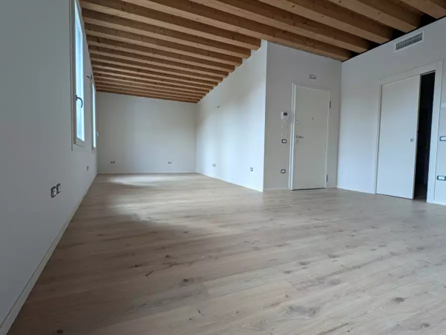 Immagine 5 di Appartamento in vendita  in BASTIA VECCHIA a Castelfranco Veneto