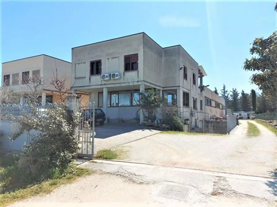 Immagine 1 di Appartamento in vendita  in Via Buscalferri, N. 3 a Caldarola