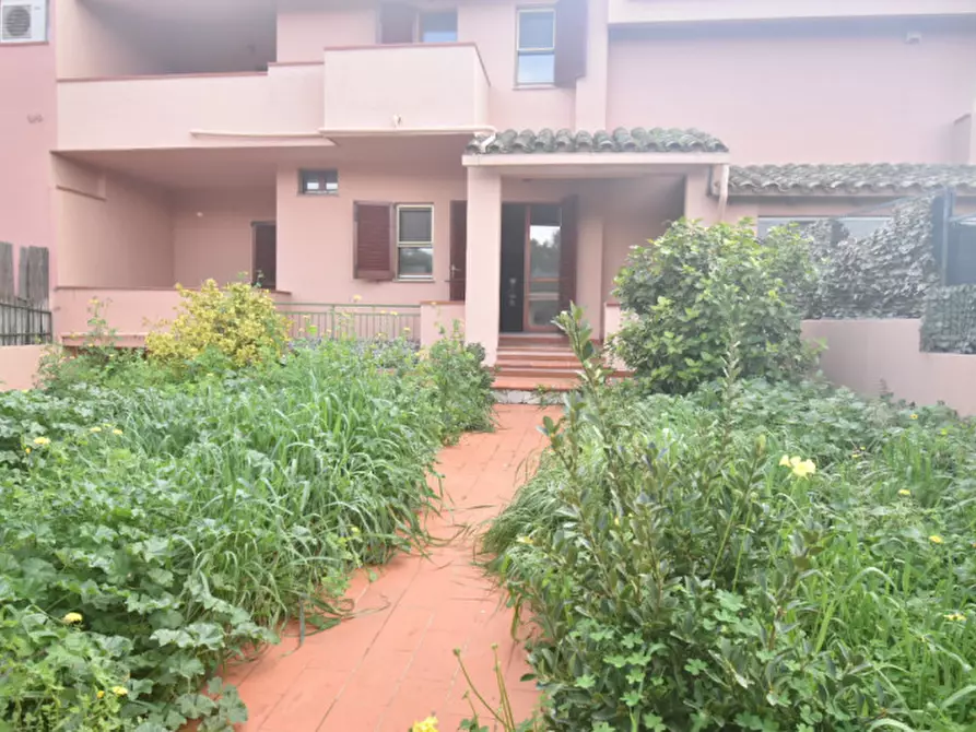 Immagine 1 di Villa in vendita  a Quartu Sant'elena