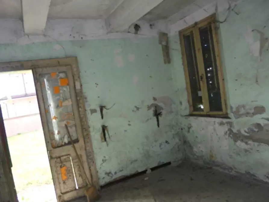 Immagine 30 di Magazzino in vendita  a Riva Del Po