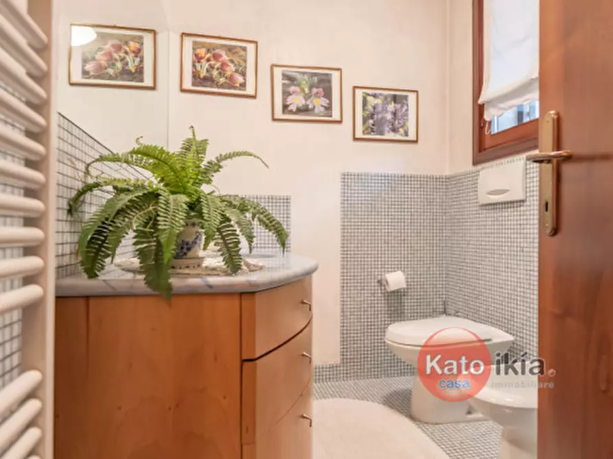 Immagine 27 di Villa in vendita  in Via San Valentino a Montecchio Maggiore