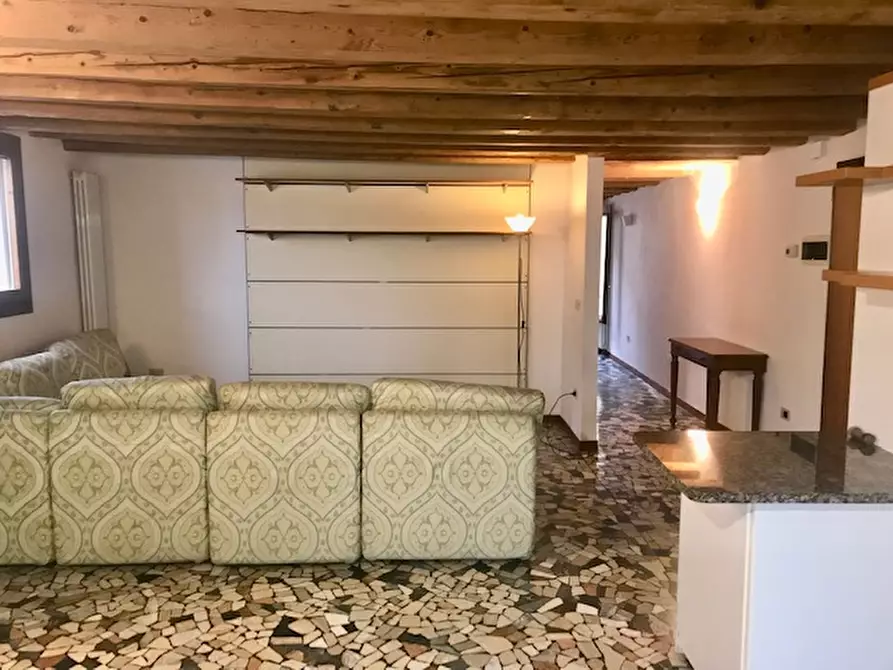 Immagine 1 di Appartamento in vendita  in Contrà Borghetto 10 a Vicenza