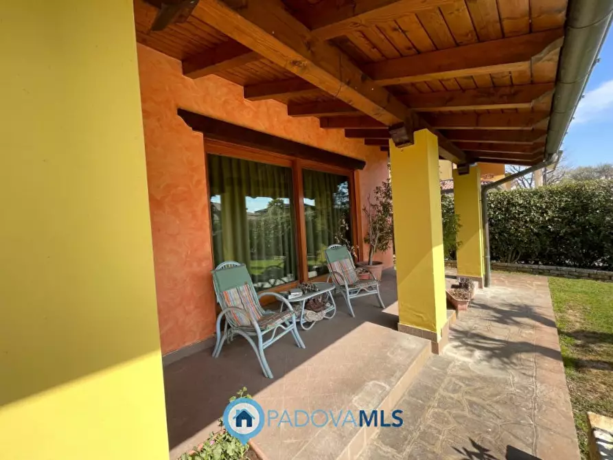 Immagine 1 di Villa in vendita  in VIA VITTORIO VENETO a Vigonza