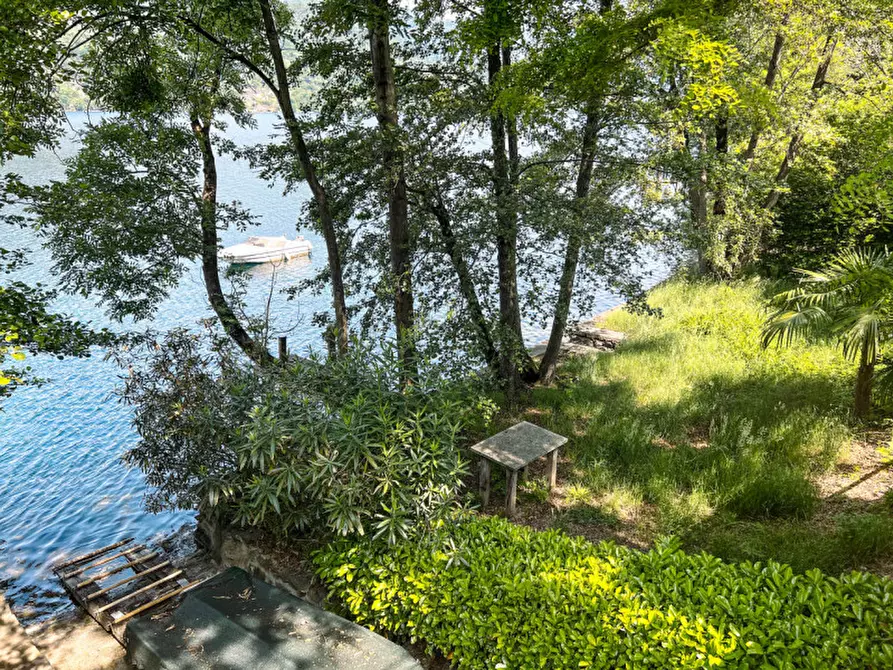 Immagine 8 di Villa in vendita  in via crabbia 1 a Pettenasco