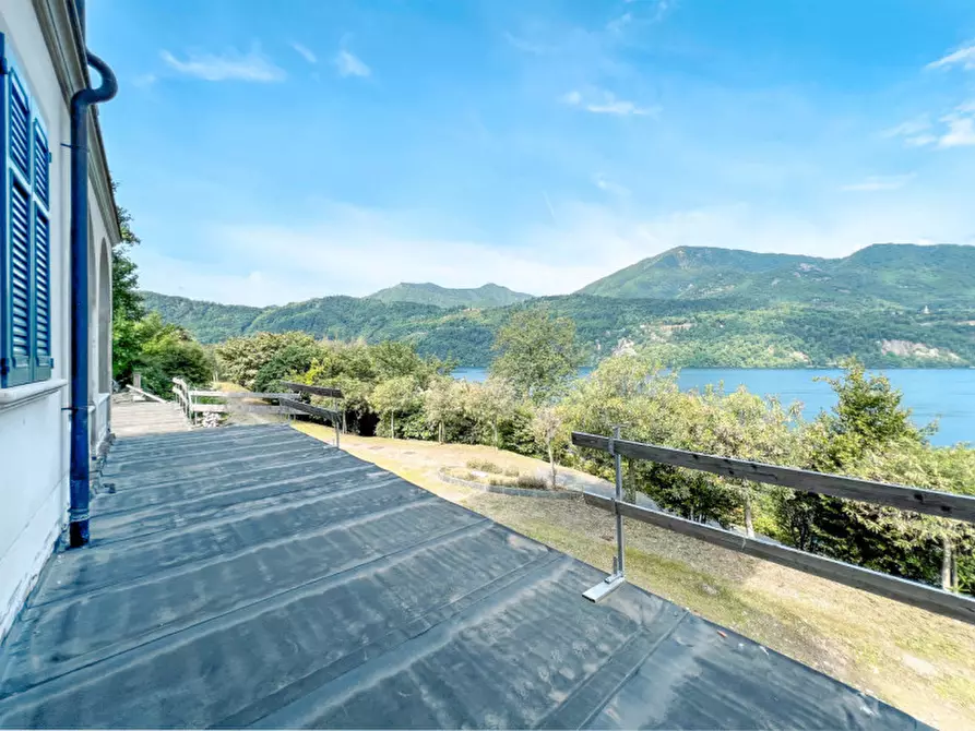 Immagine 10 di Villa in vendita  in via crabbia 1 a Pettenasco