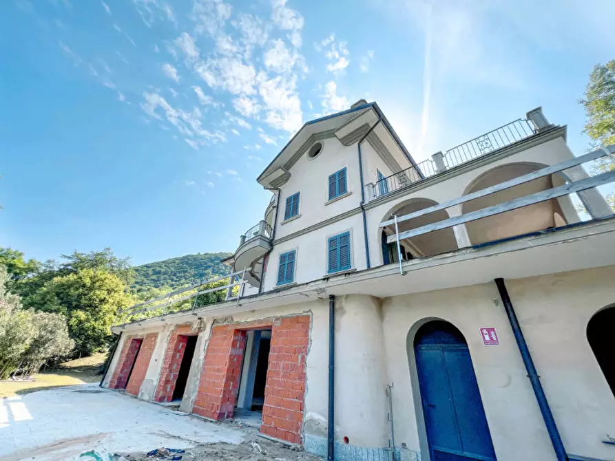 Immagine 11 di Villa in vendita  in via crabbia 1 a Pettenasco