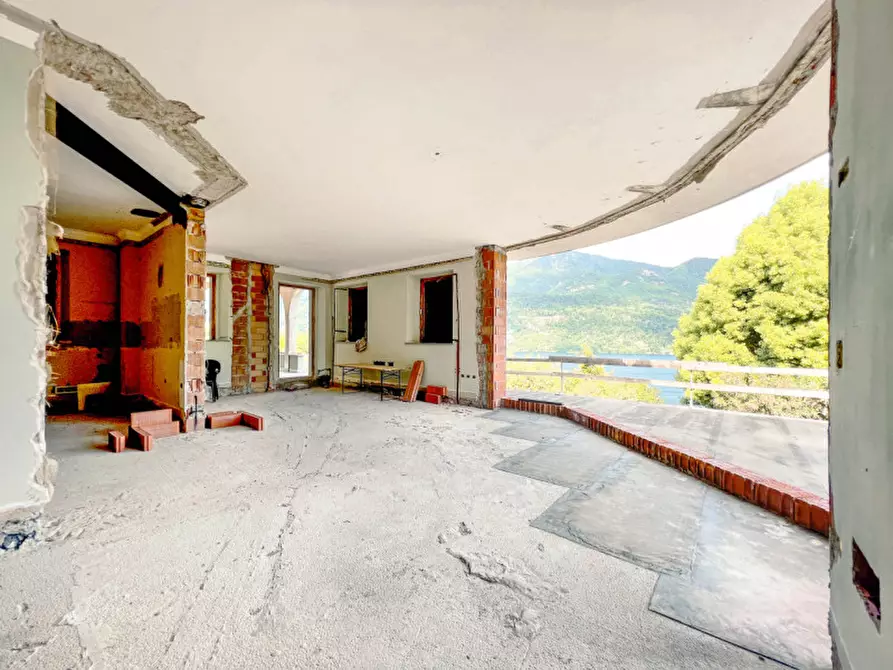 Immagine 13 di Villa in vendita  in via crabbia 1 a Pettenasco