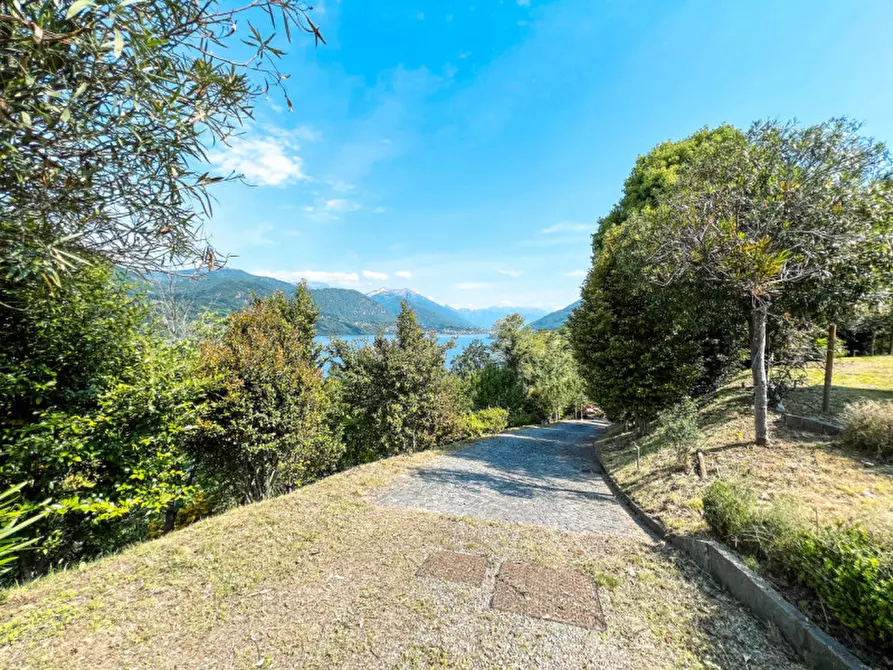 Immagine 21 di Villa in vendita  in via crabbia 1 a Pettenasco