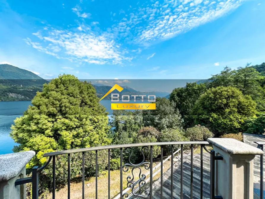 Immagine 26 di Villa in vendita  in via crabbia 1 a Pettenasco