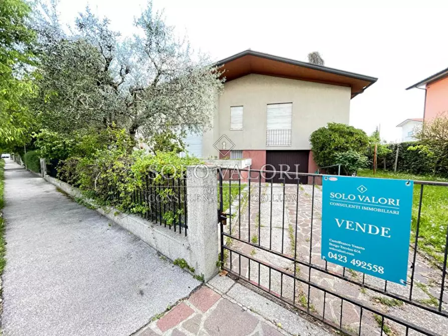 Immagine 1 di Villa in vendita  in Via Damini a Castelfranco Veneto