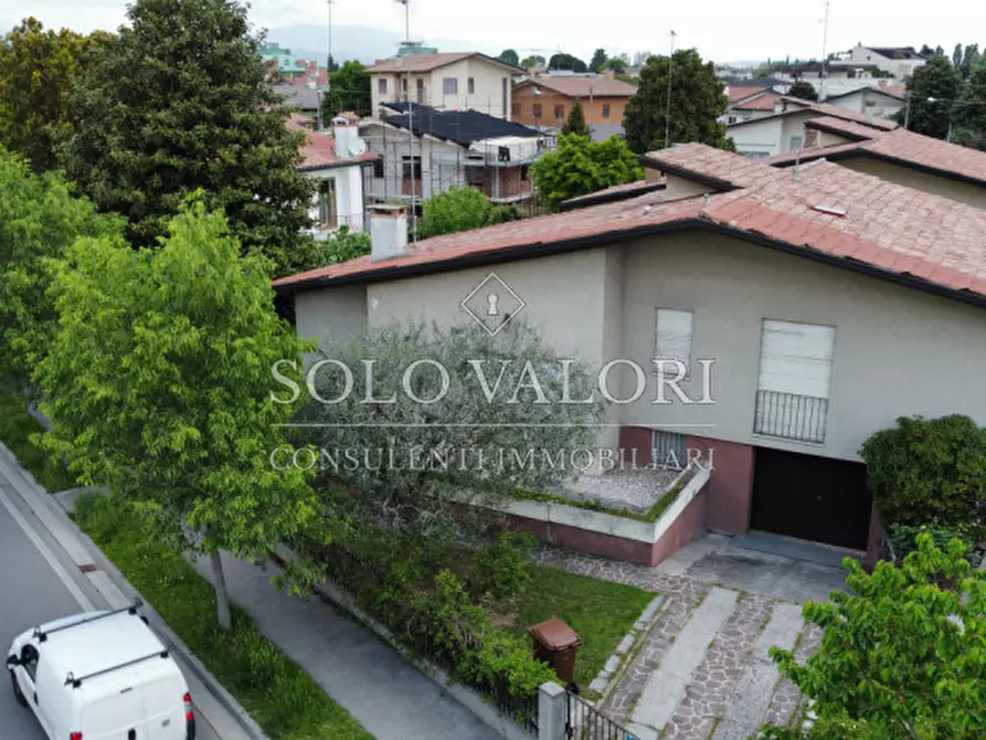 Immagine 2 di Villa in vendita  in Via Damini a Castelfranco Veneto