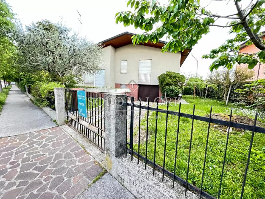 Immagine 4 di Villa in vendita  in Via Damini a Castelfranco Veneto