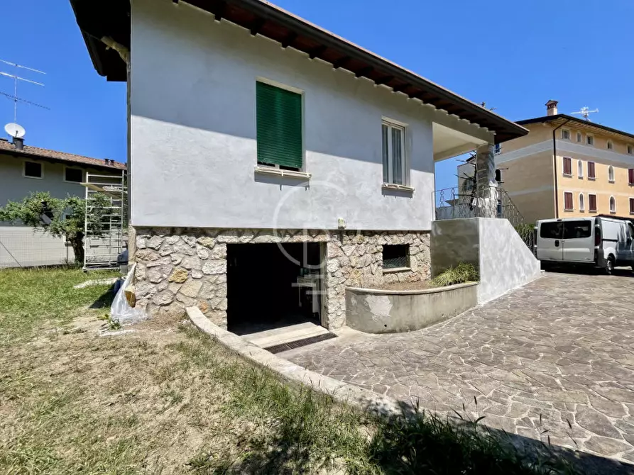 Immagine 4 di Villa in vendita  in Viale Dante Alighieri a Desenzano Del Garda