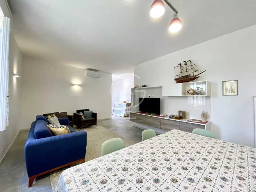 Immagine 10 di Villa in vendita  in Viale Dante Alighieri a Desenzano Del Garda