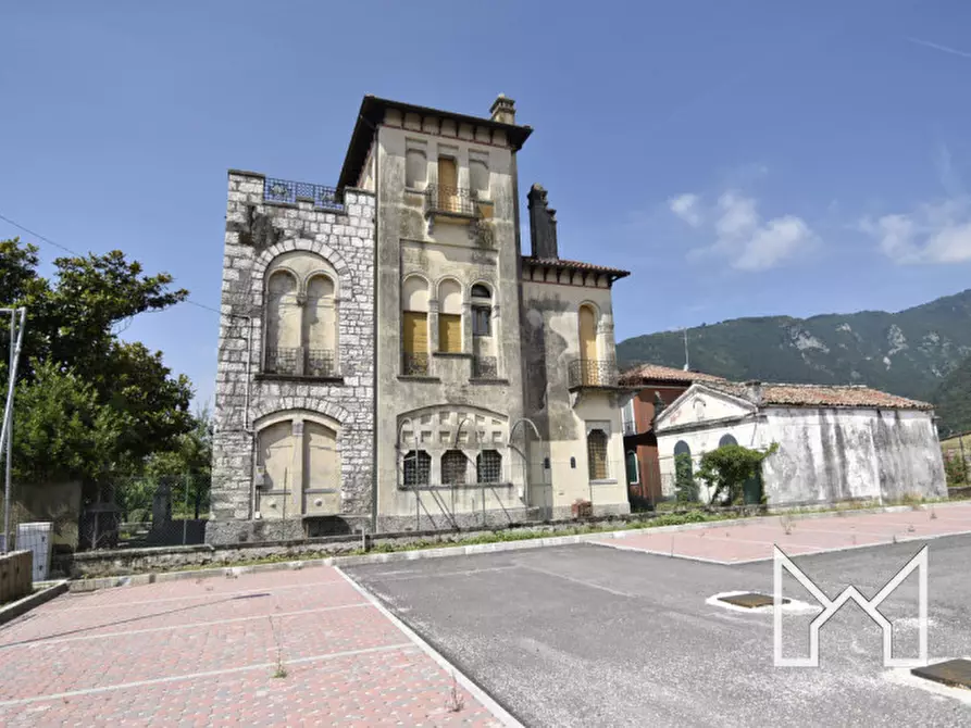 Immagine 5 di Villa in vendita  a Borso Del Grappa