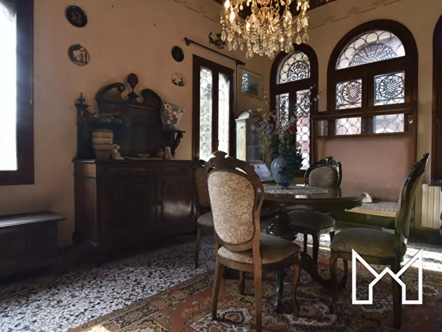 Immagine 8 di Villa in vendita  a Borso Del Grappa