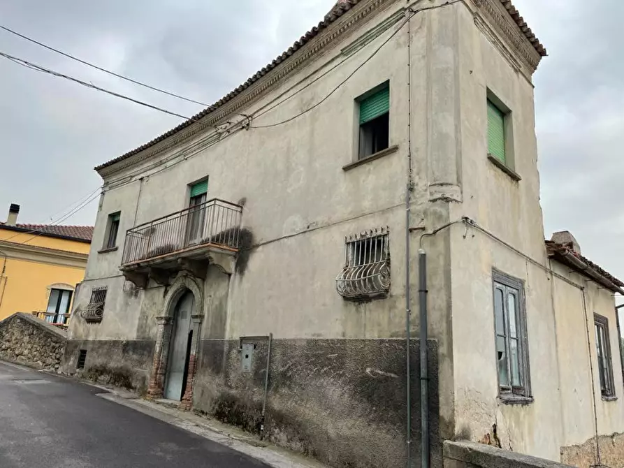Immagine 1 di Casa bifamiliare in vendita  in Corso Vittorio Emanuele a Montemurro