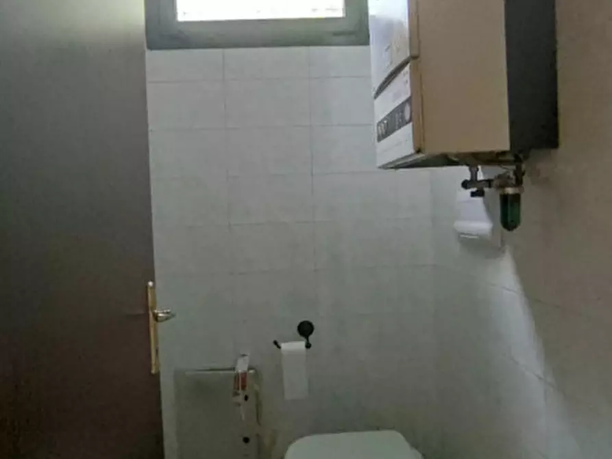 Immagine 11 di Negozio in affitto  in Piazzetta Carlo Cattaneo a Campo San Martino