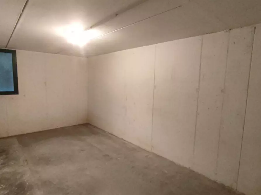 Immagine 13 di Negozio in affitto  in Piazzetta Carlo Cattaneo a Campo San Martino