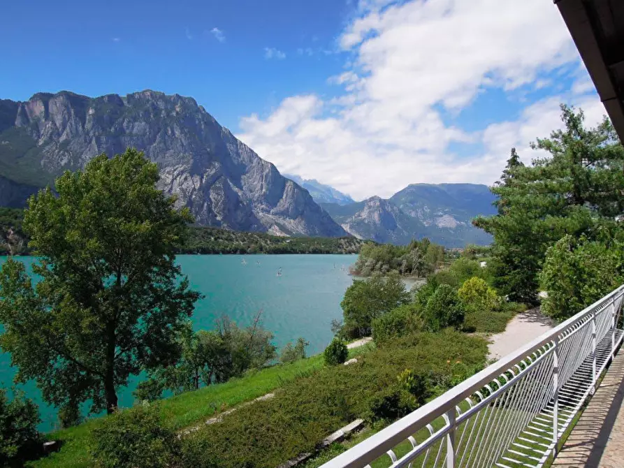 Immagine 4 di Villa in vendita  in via lungolago a Cavedine